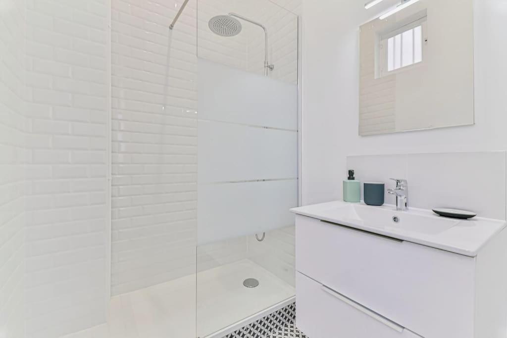 Renovated design apartment in MONTPARNASSE Parijs Buitenkant foto